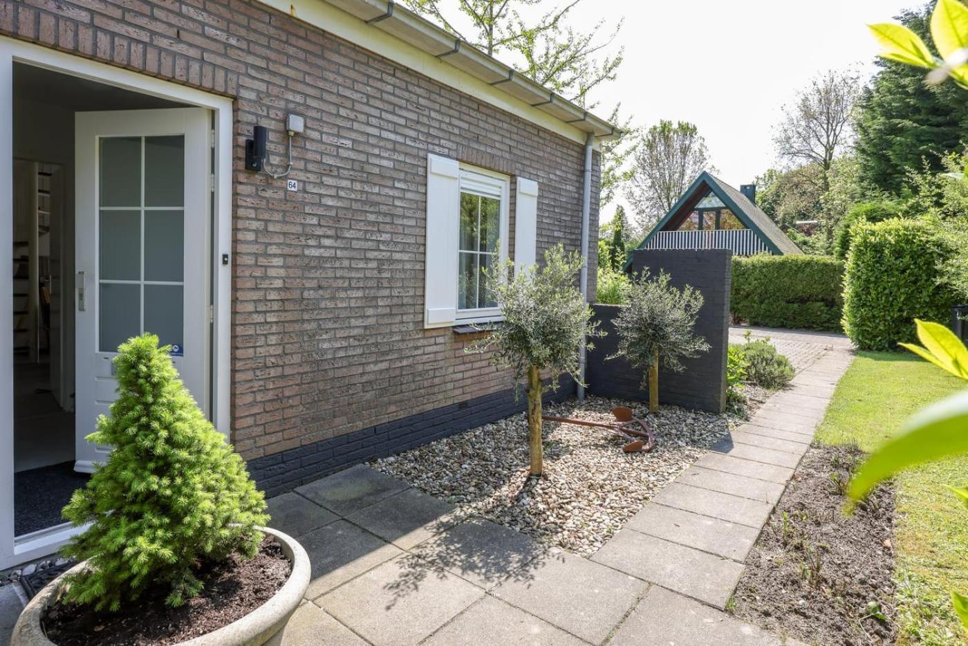 Hello Zeeland - Vakantiehuis De Elf Boompjes 64 Bruinisse Exterior photo